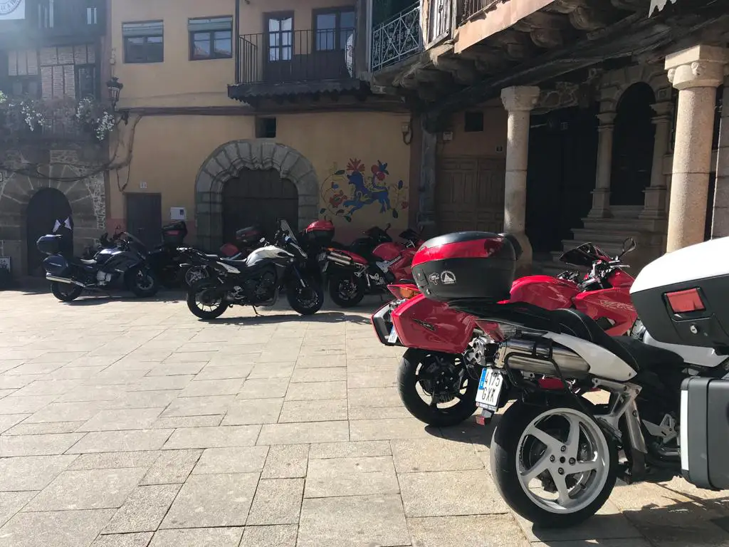 Concentración de Coches y Motos Clásicas 'El Cerezo'