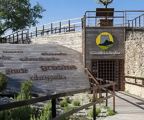 descubre castillo de la biosfera en la Sierra de francia