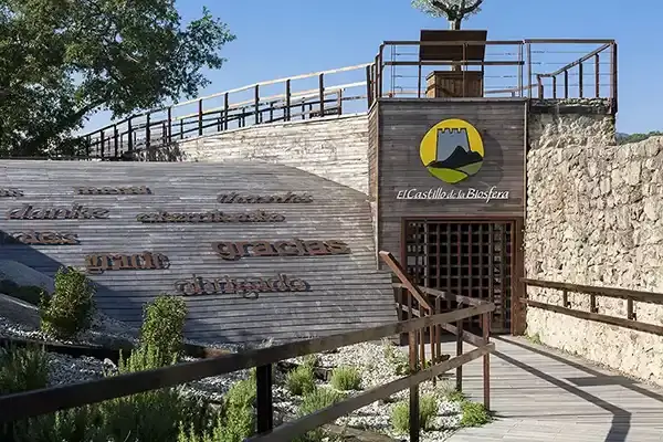 descubre castillo de la biosfera en la Sierra de francia